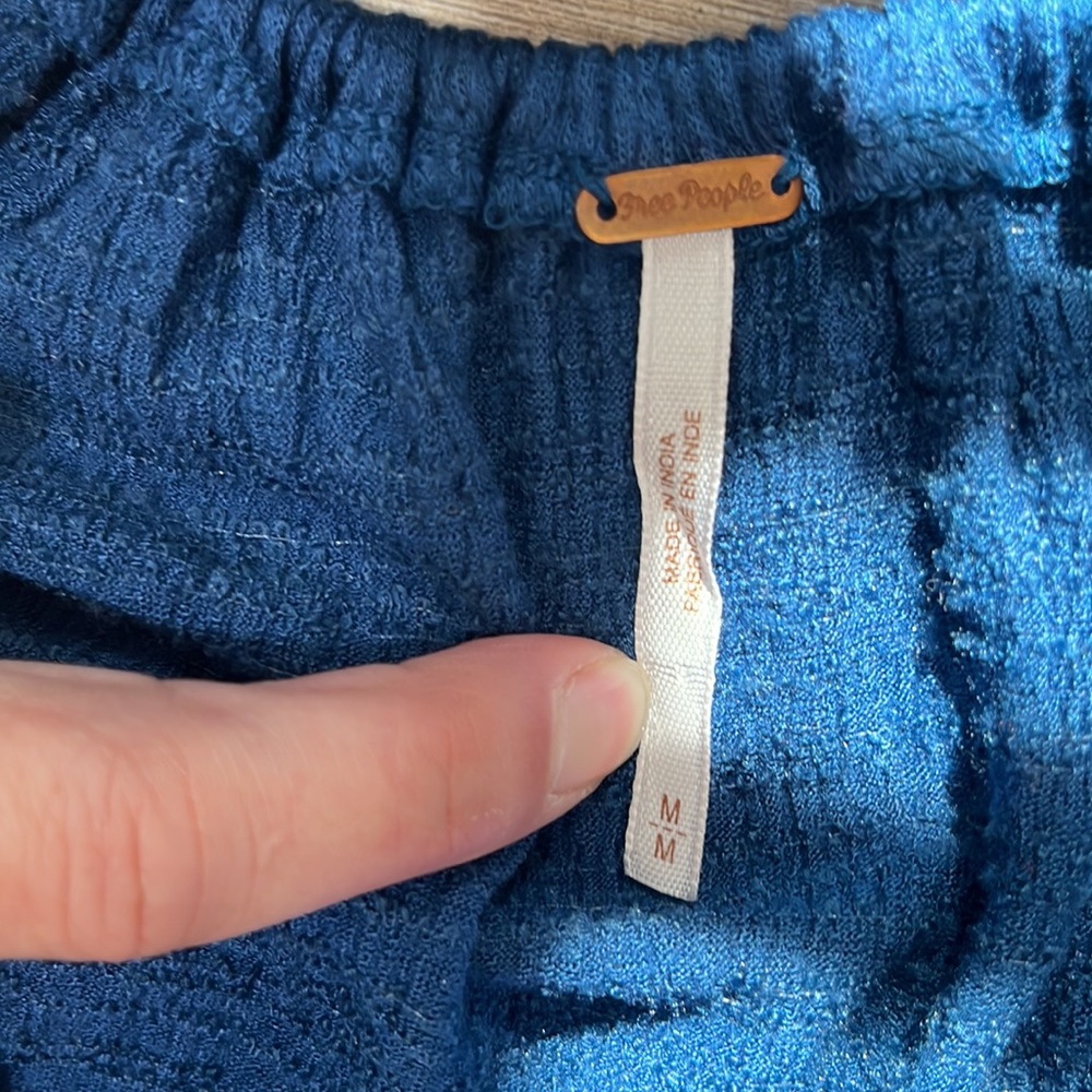 Free People Off the Shoulder Crop Frayed Edges and Back Cut out Blue Size M - Picture 5 of 10